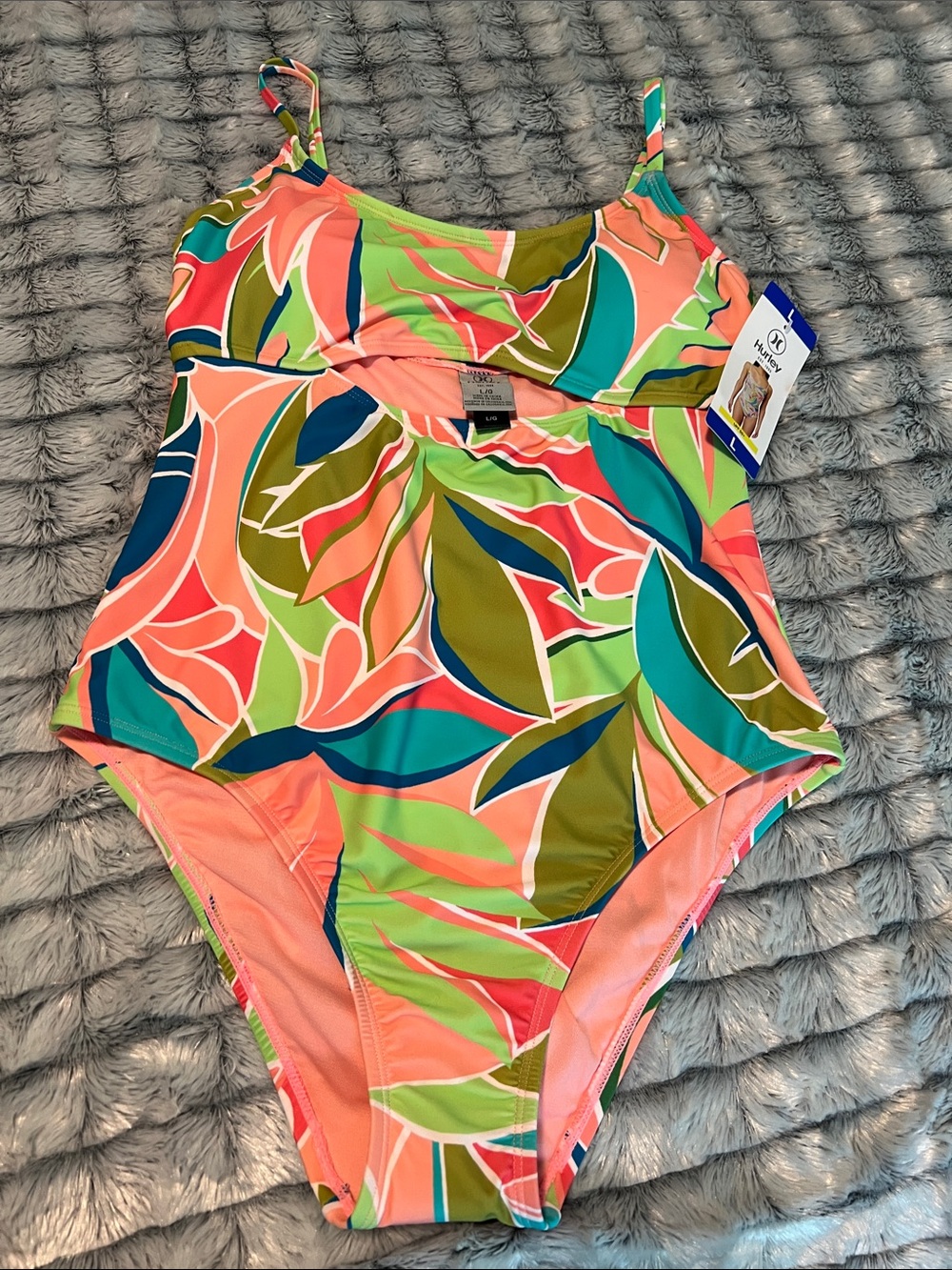 BNWT Hurley Women’s One-Piece Swimsuit in Graphic Leaf Citron print Sz Large